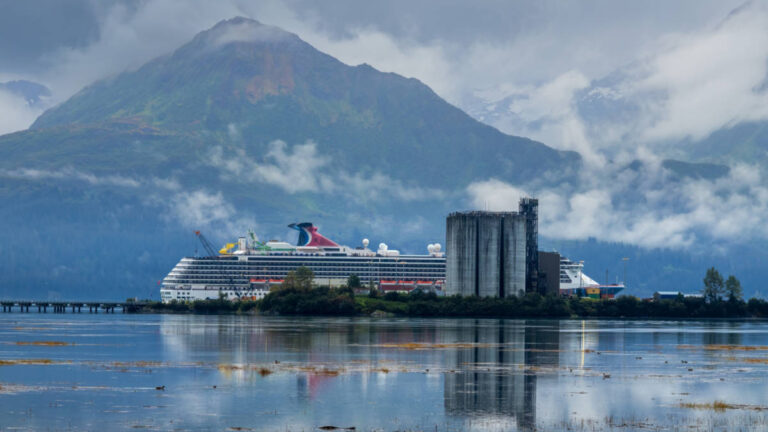 Carnival Cruise Ships in Alaska: Which One to Choose? 