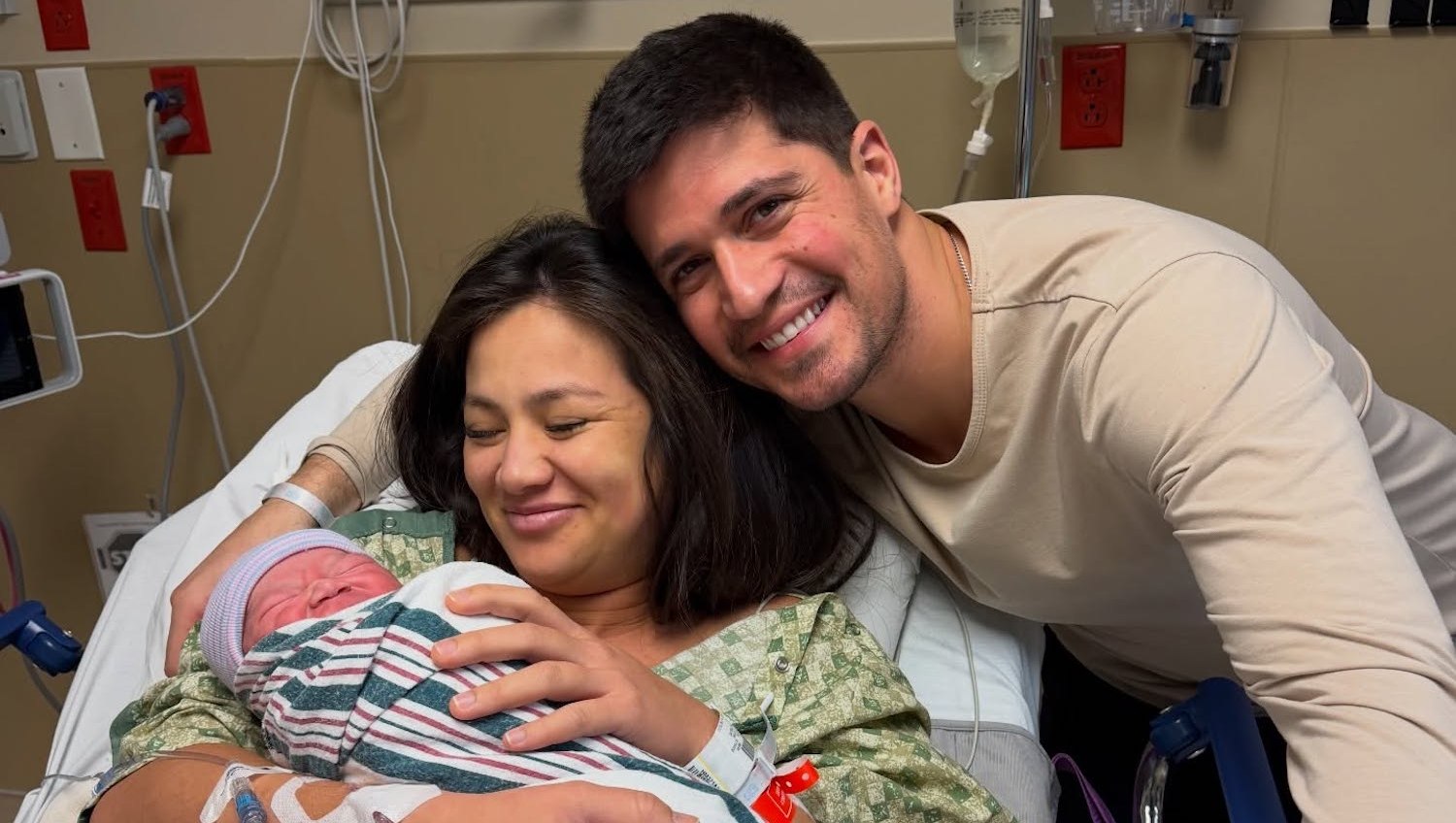 Celebrities Who Welcomed Babies in 2025: Bachelor's Caila Quinn and More