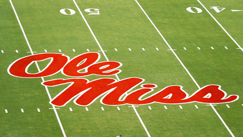 2025 College Football Playoff, Bowl Buzz: 5 Ole Miss Coaches Delaying LSU Move