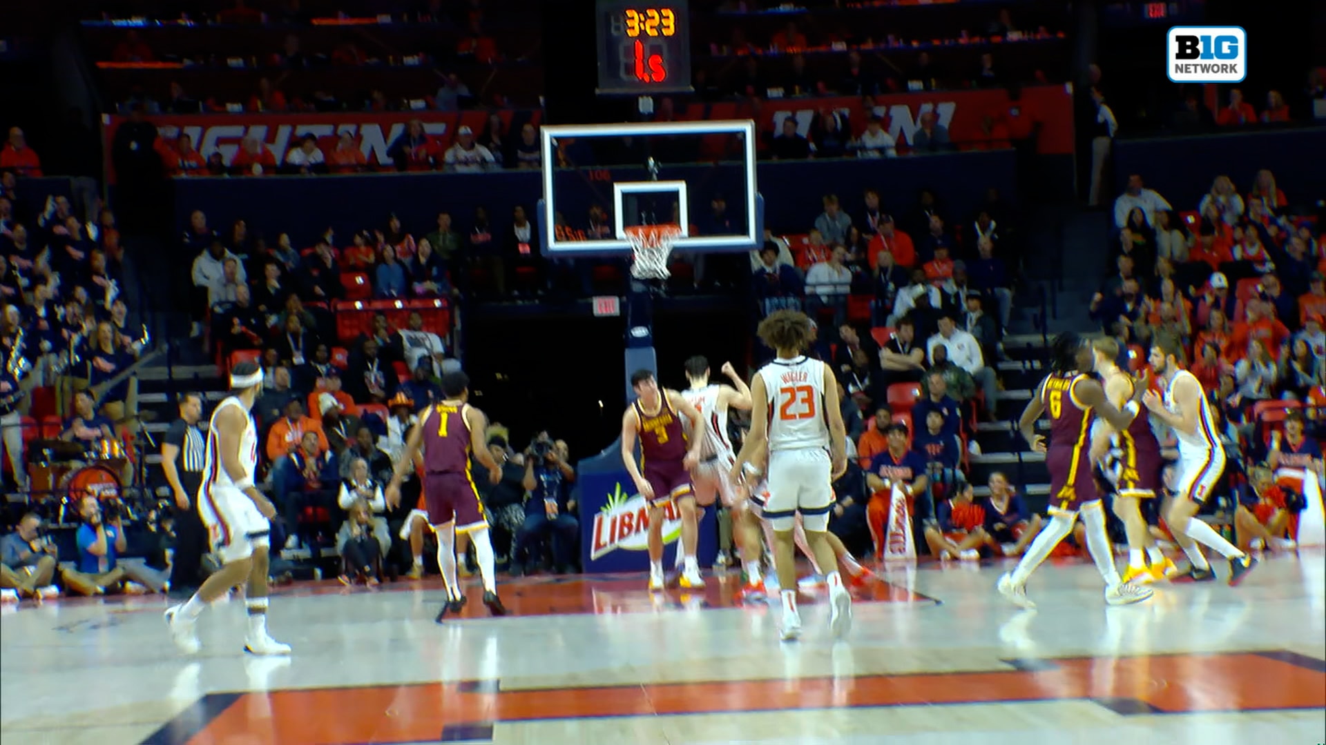 Illinois' Keaton Wagler splashes 3-pointer extending lead against Minnesota