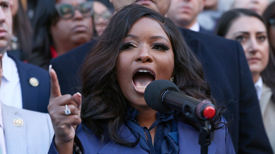 Jasmine Crockett rips Trump 'regime,' vows 'solidarity' with Biden witnesses during House probe