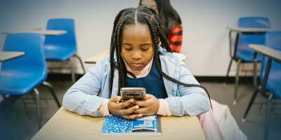 Ivey lauds ‘no-phone’ policy at Pike Road Junior High; promotes FOCUS Act