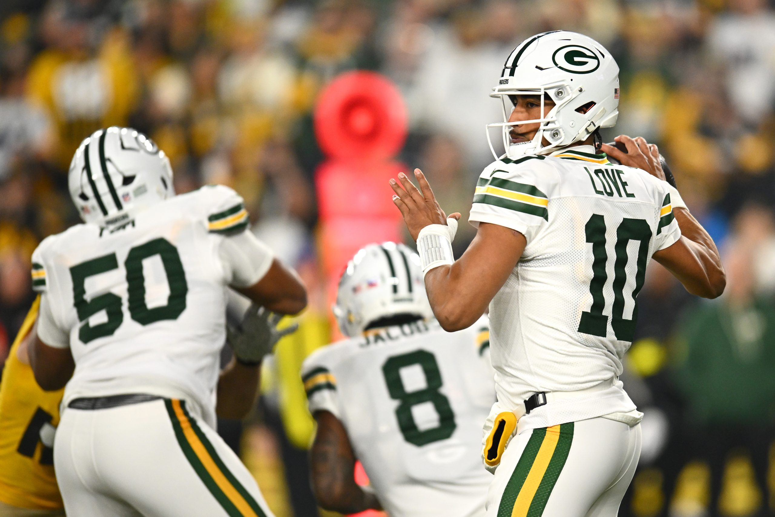 Underdog Fantasy Promo Code: Bet $5, Get $100 in Bonus Credits for Eagles-Packers on Monday Night Football