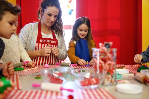 14 Moms You'll See At Every School Christmas Show &amp; Party