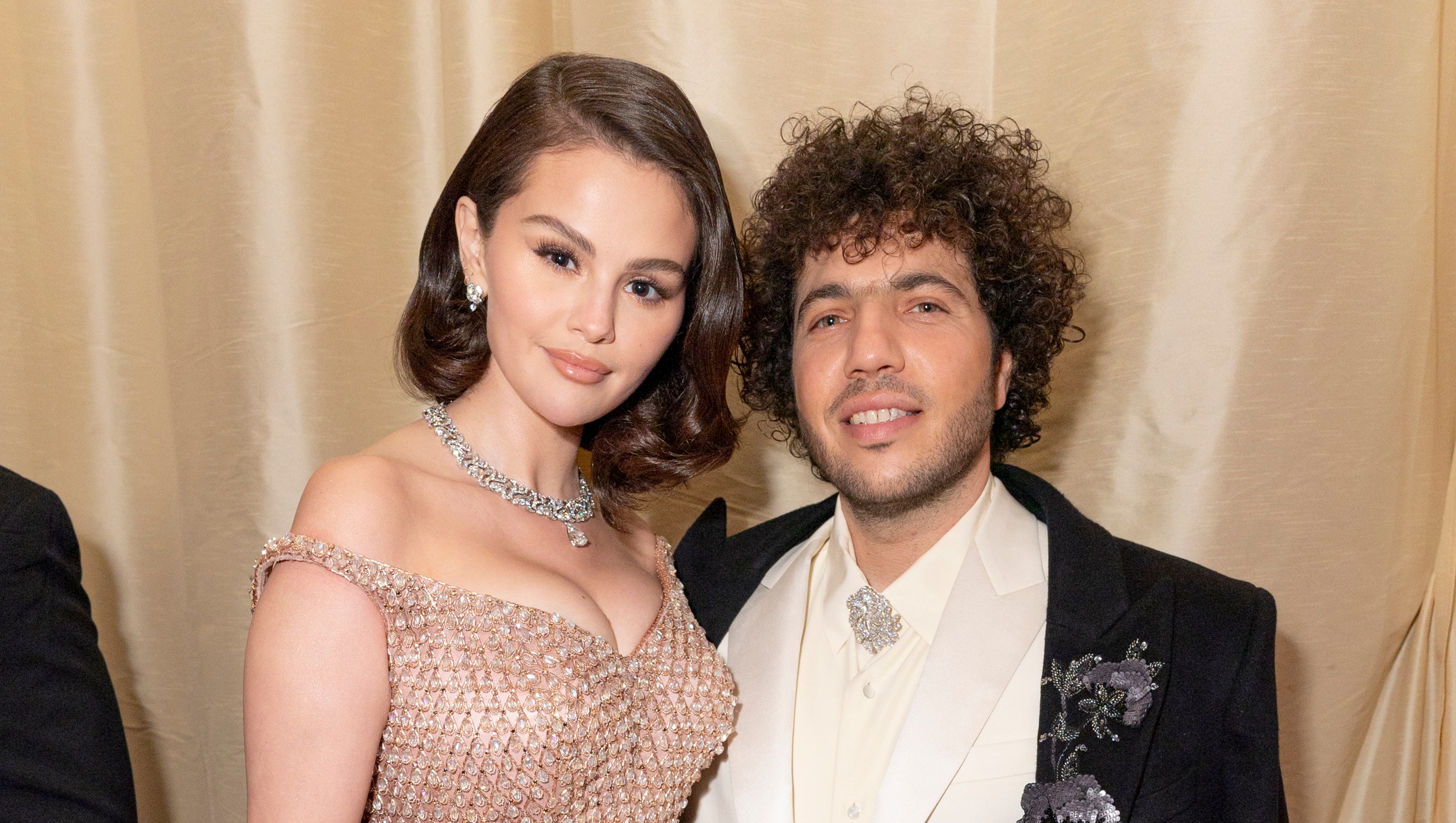 Selena Gomez Shares Sweet PDA Photo Kissing Fiance Benny Blanco