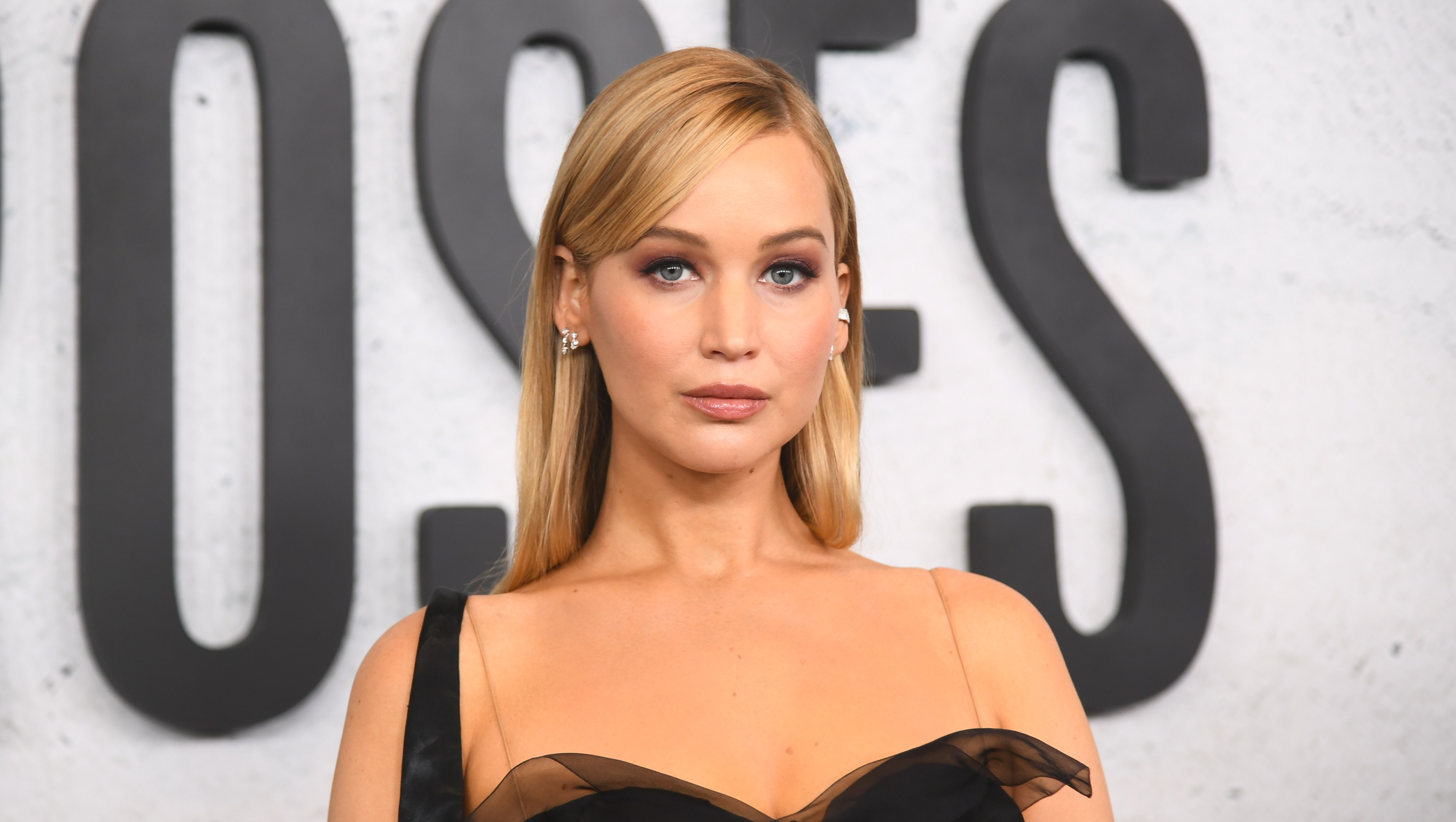 Jennifer Lawrence Nailed the Trendy Animal Print Coat Look — Steal her Style