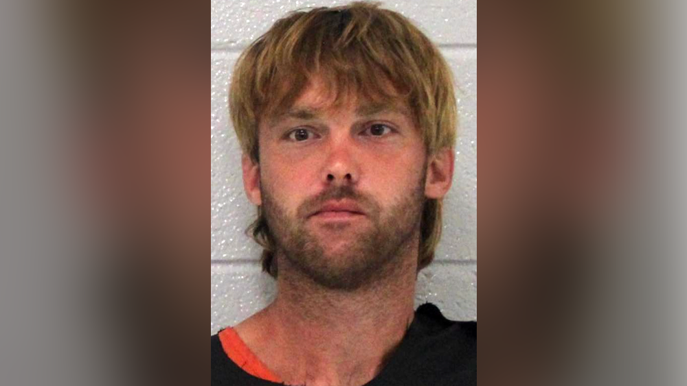 Man arrested for trying to abduct 10-year-old girl from her front porch, deputies say