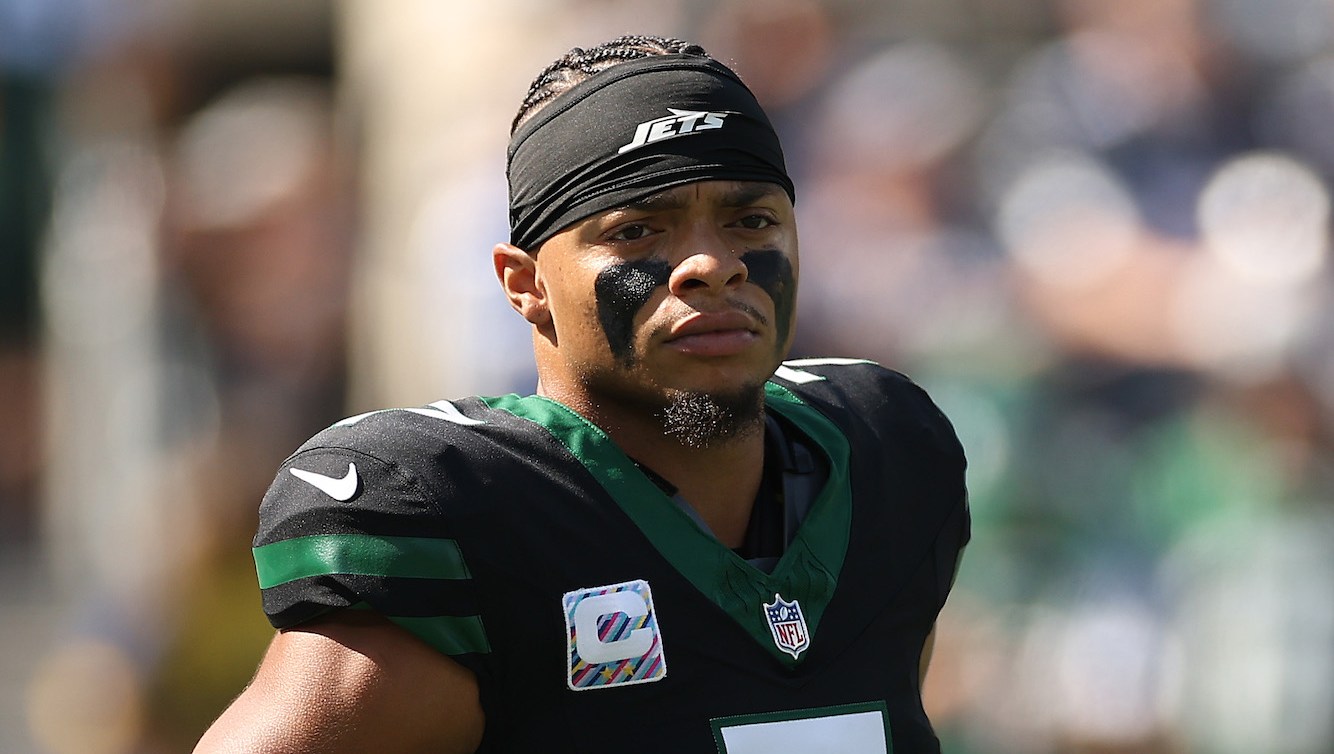 Jets QB Justin Fields Was 'Crying on the Ground' in Closet After Tough Week