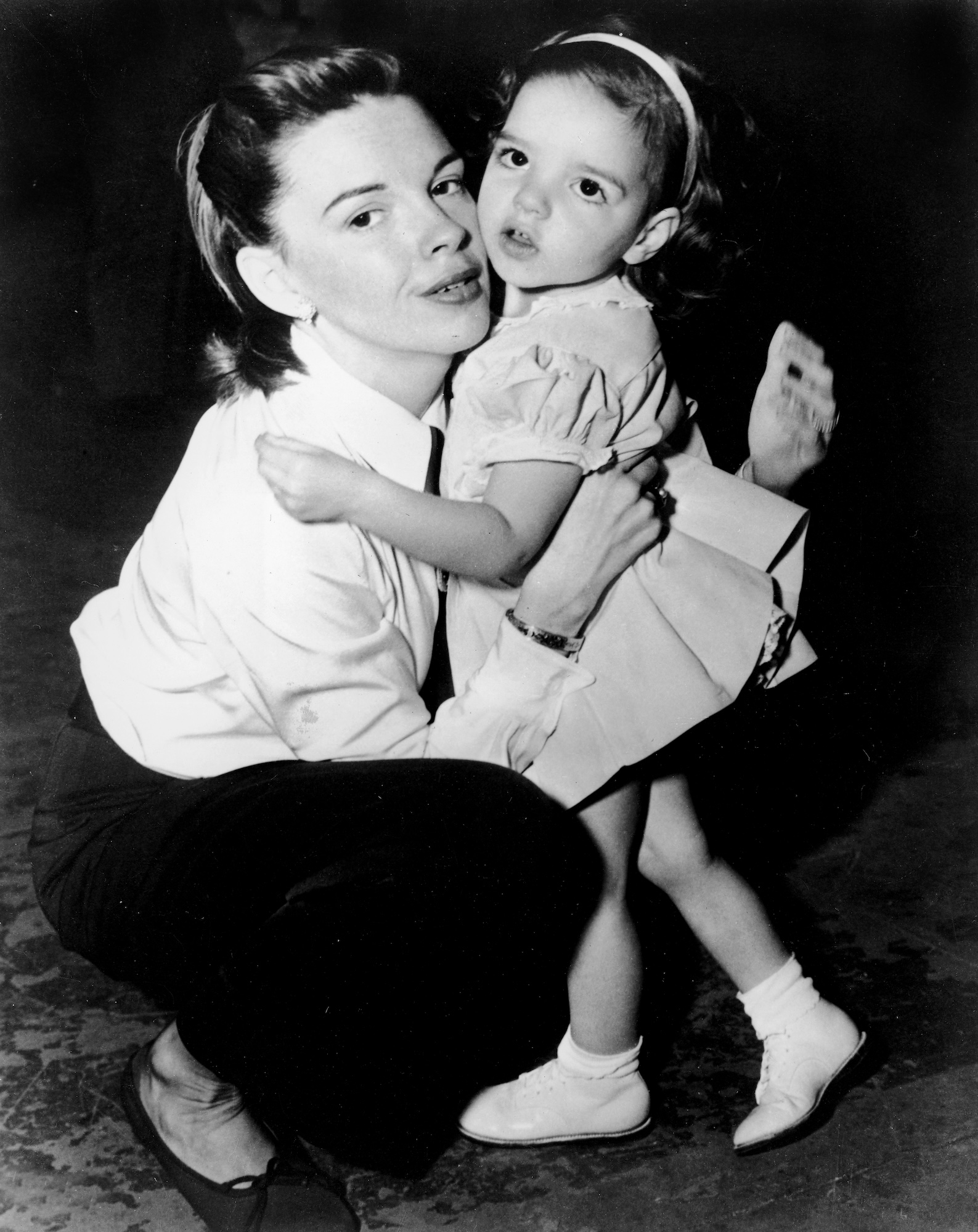 Liza Minnelli's Book Details Life With Mom Judy Garland: Biggest Reveals