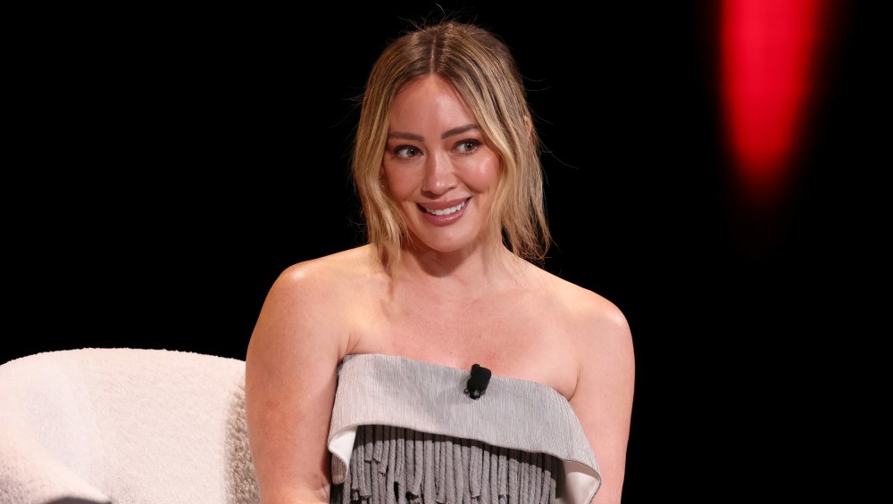 Hilary Duff, 5'2", Wore Comfy-Chic Track Pants That Flatter Petites