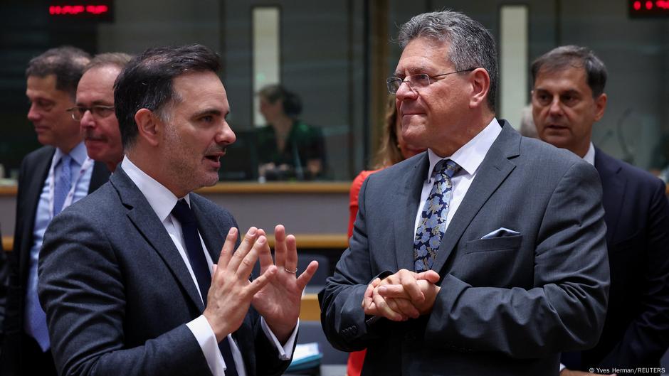 US trade 'almost impossible' in case of Trump tariffs