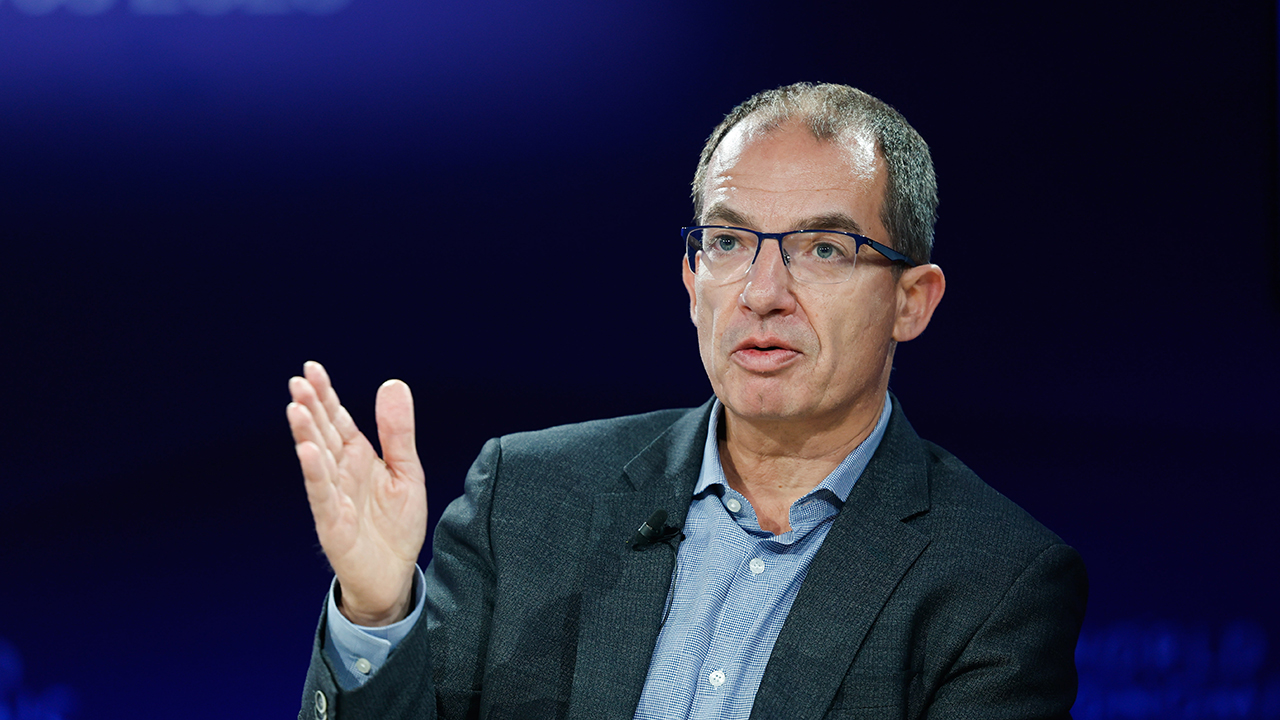 Moderna plans to slash 10% of workforce as COVID shot sales slow