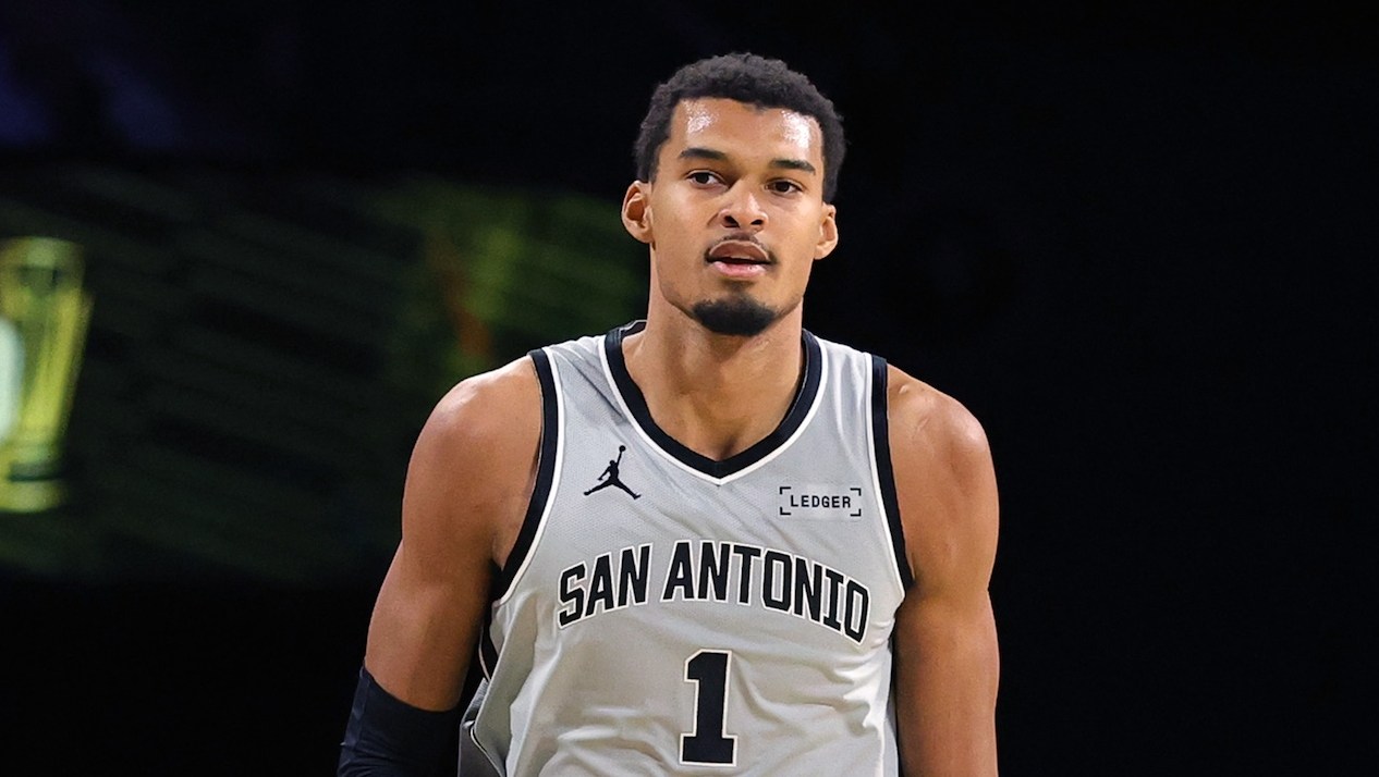 Victor Wembanyama Tears Up in Press Conference After Family Member Dies