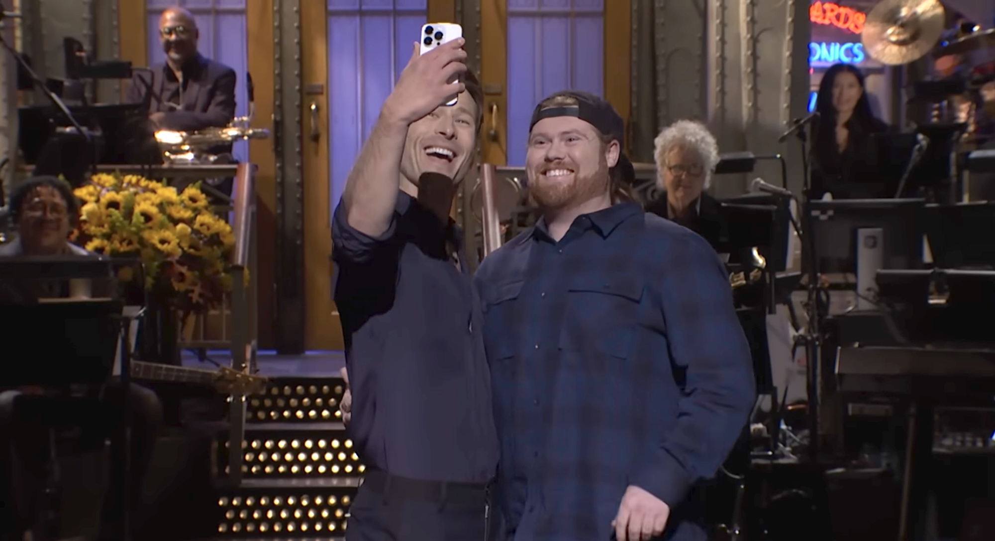 Glen Powell Flies UPS Driver to NYC to See Him Host ‘SNL’