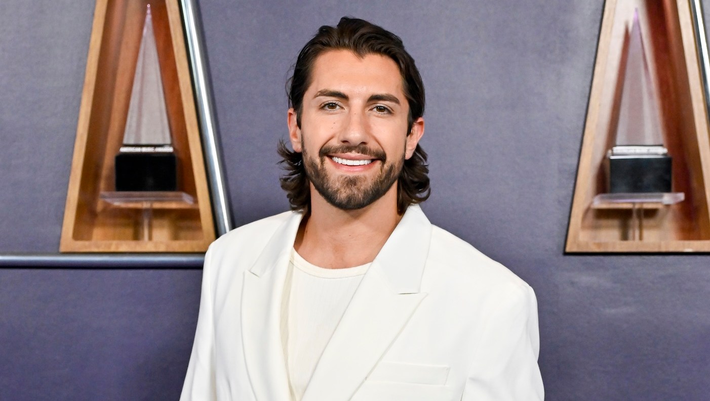 Jason Tartick Discovered He Uses 'Alcohol As a Crutch’ During Dry January