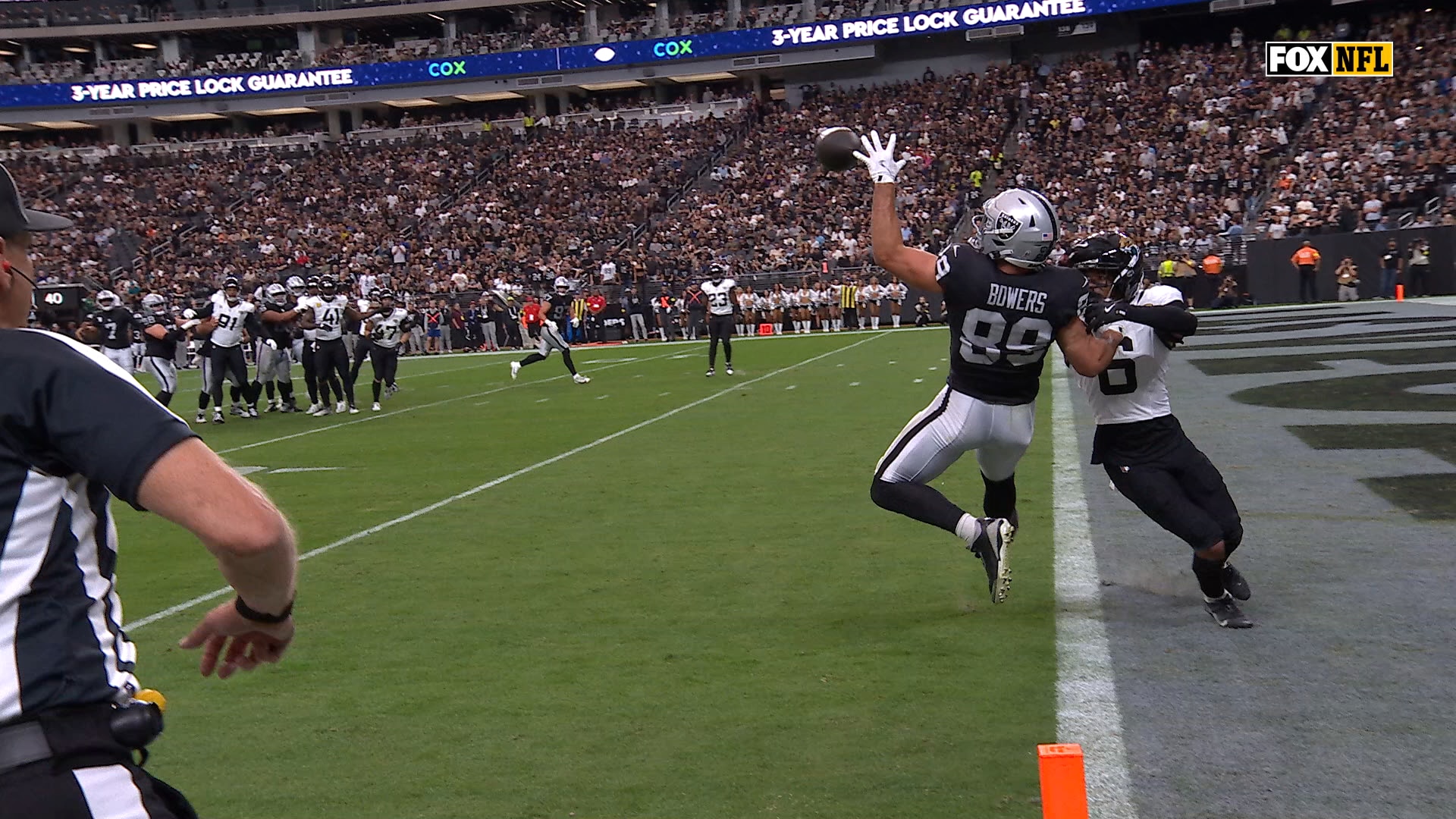 Geno Smith finds Brock Bowers for a seven-yard TD, giving Raiders lead over Jaguars | NFL Highlights