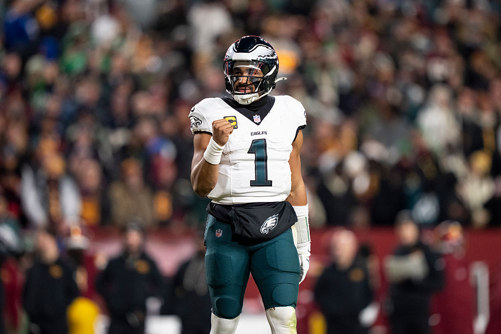 What game is Tom Brady calling today? Week 17 schedule