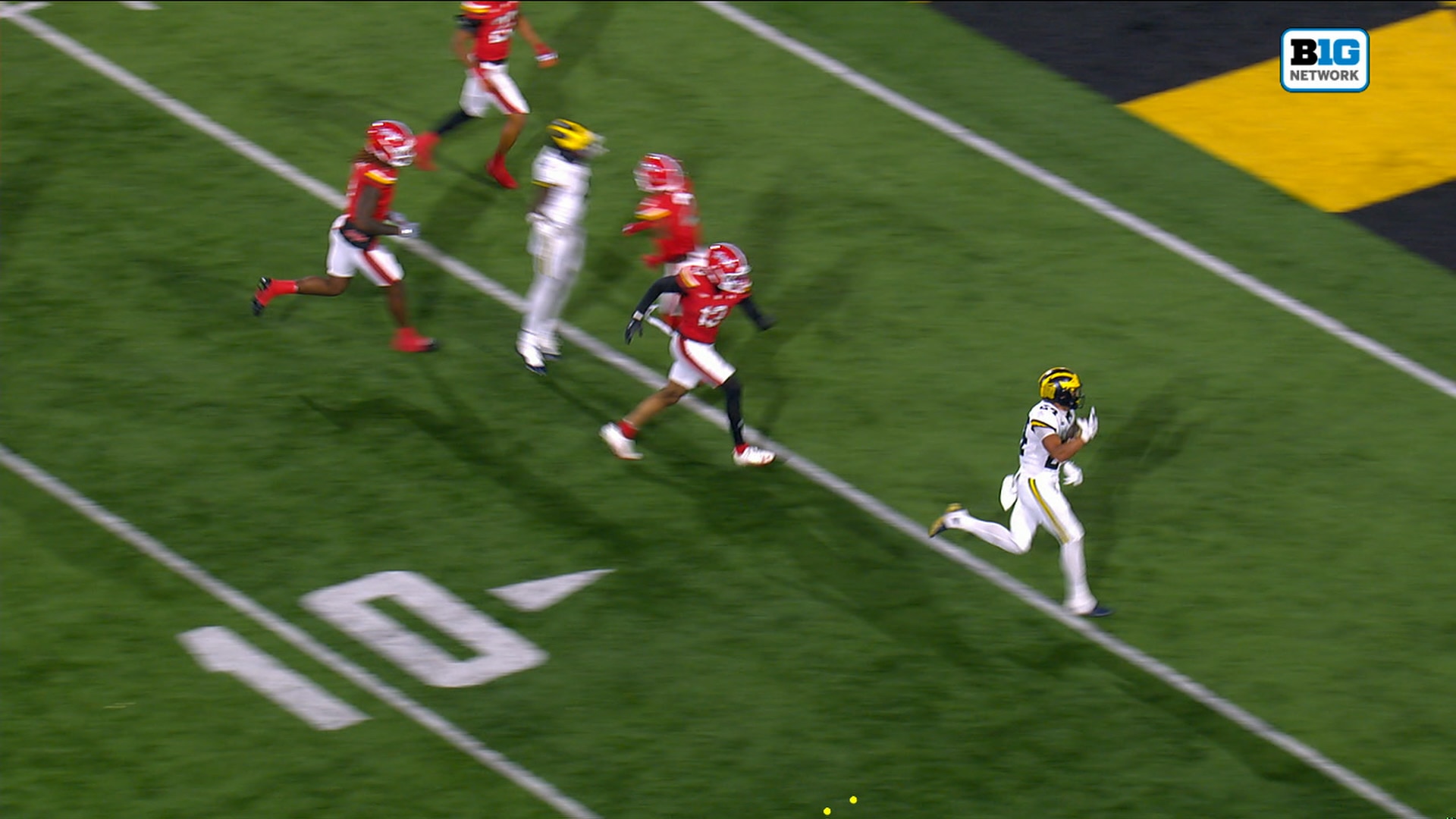 Bryson Kuzdzal rushes for 19-yard TD, extending Michigan's lead over Maryland