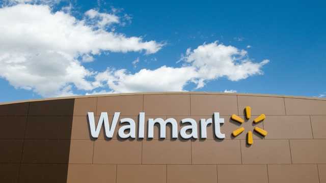 Employee shot at outside South Carolina Walmart; 1 suspect wanted, police say
