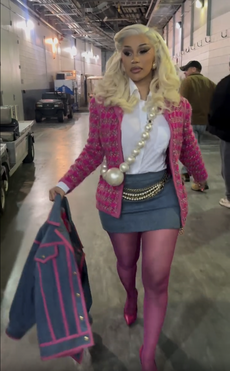 Cardi B’s Outfit Goes Viral in Photo With Patriots’ Owner Robert Kraft