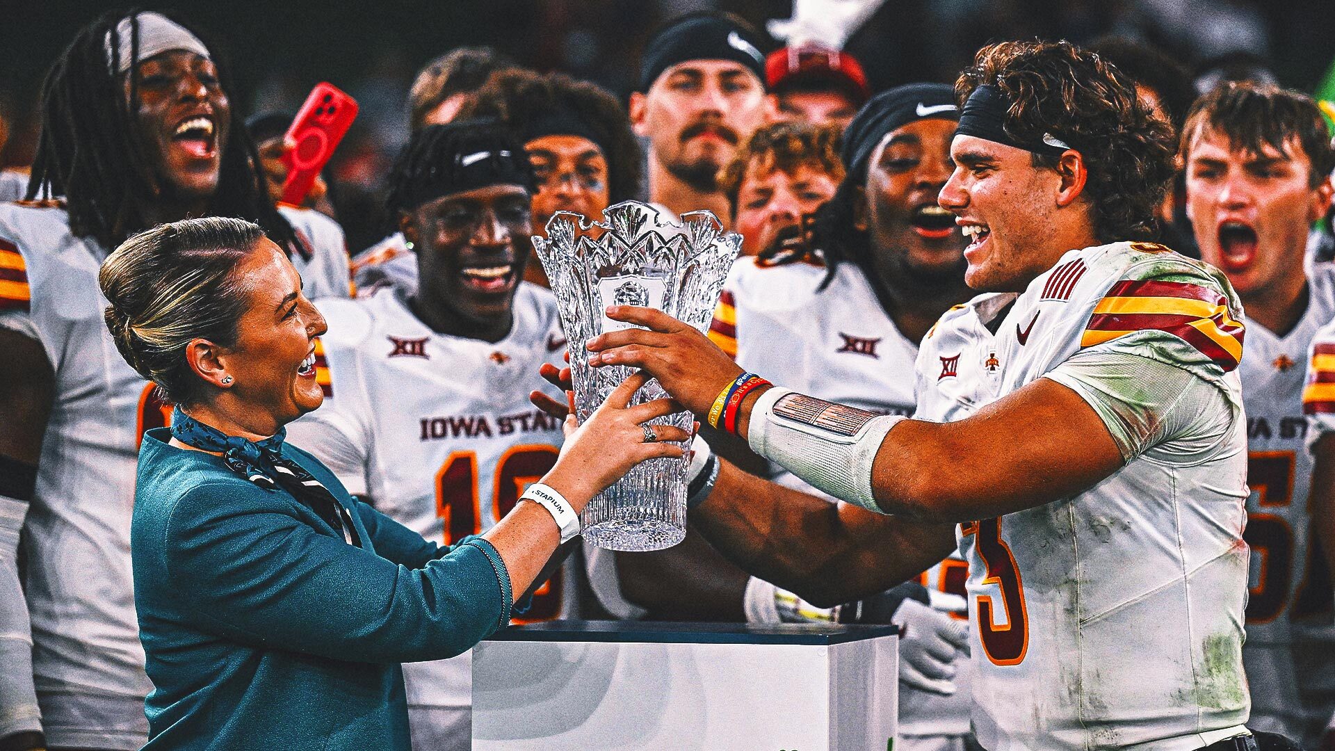 QB Rocco Becht Stars as No. 22 Iowa State beats No. 17 Kansas State in Ireland