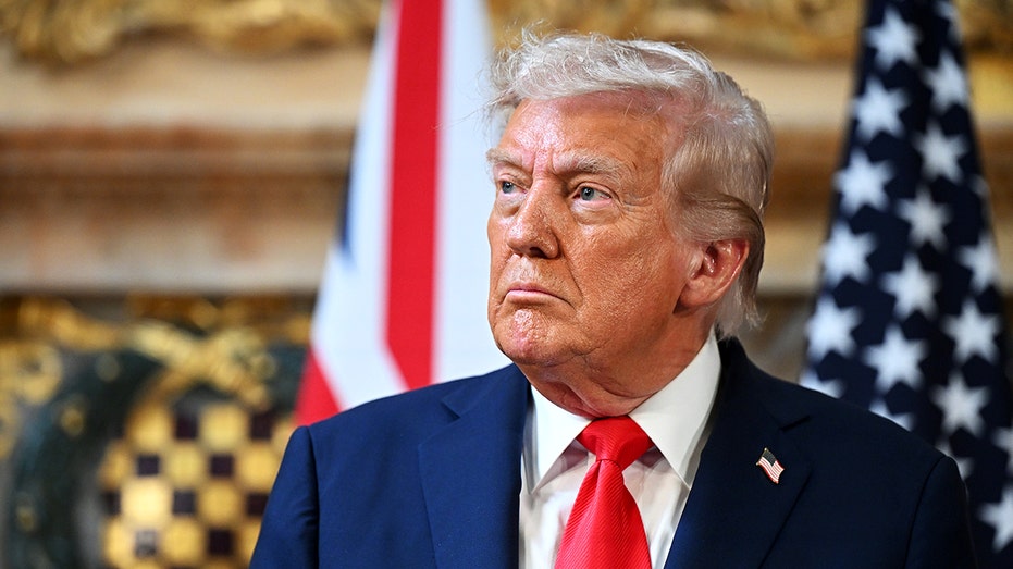 Media bashes Trump admin messaging for pinning shutdown on Dems, White House fires back