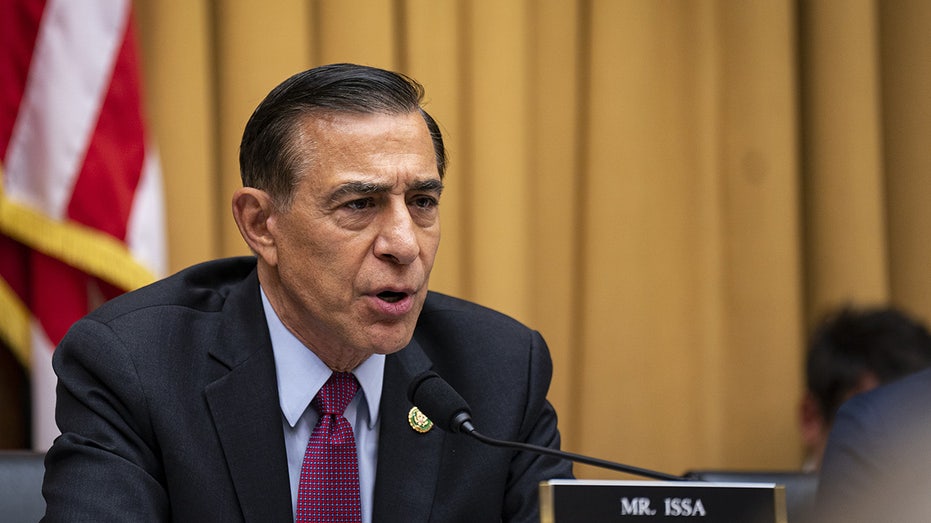 Hot mic reveals Issa plotting GOP strategy after California redraws House map