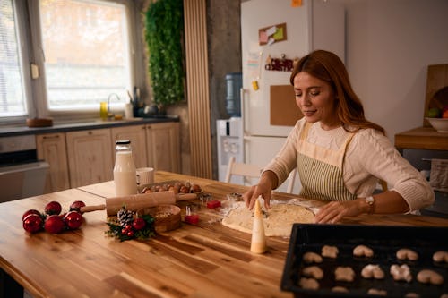 7 Holiday Traditions Just For Mom