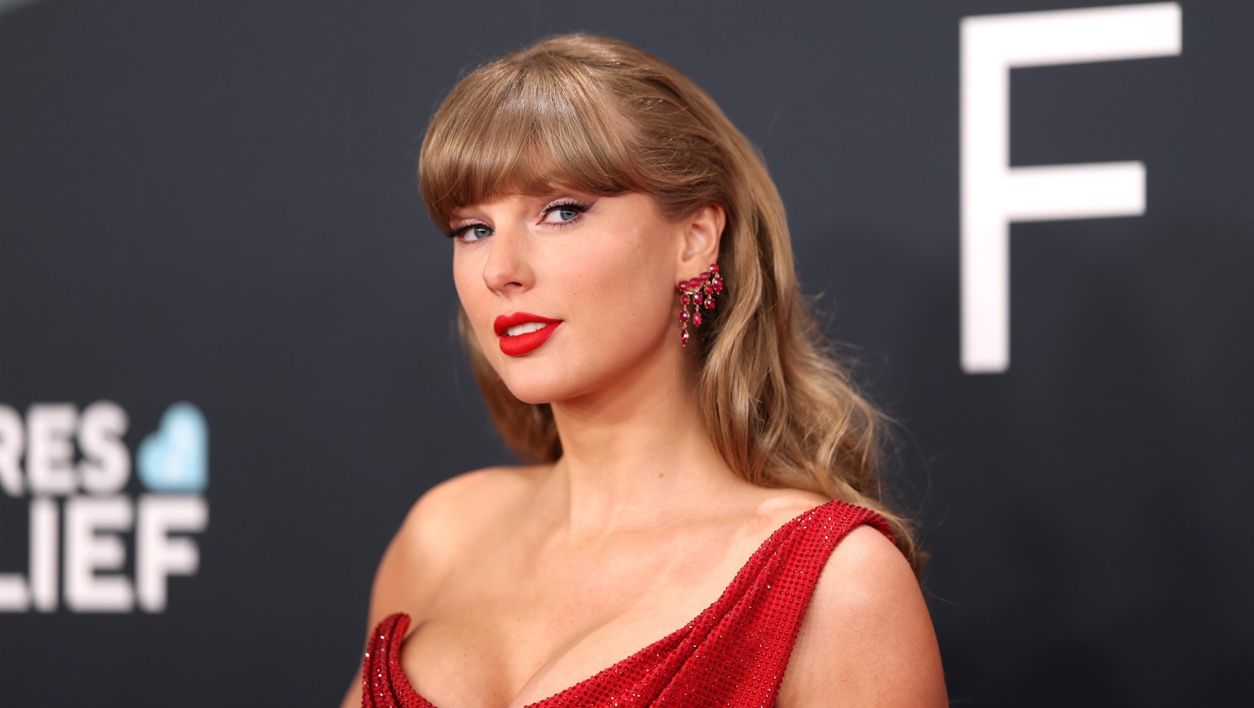 Taylor Swift Set to Make History With Songwriters Hall of Fame Induction