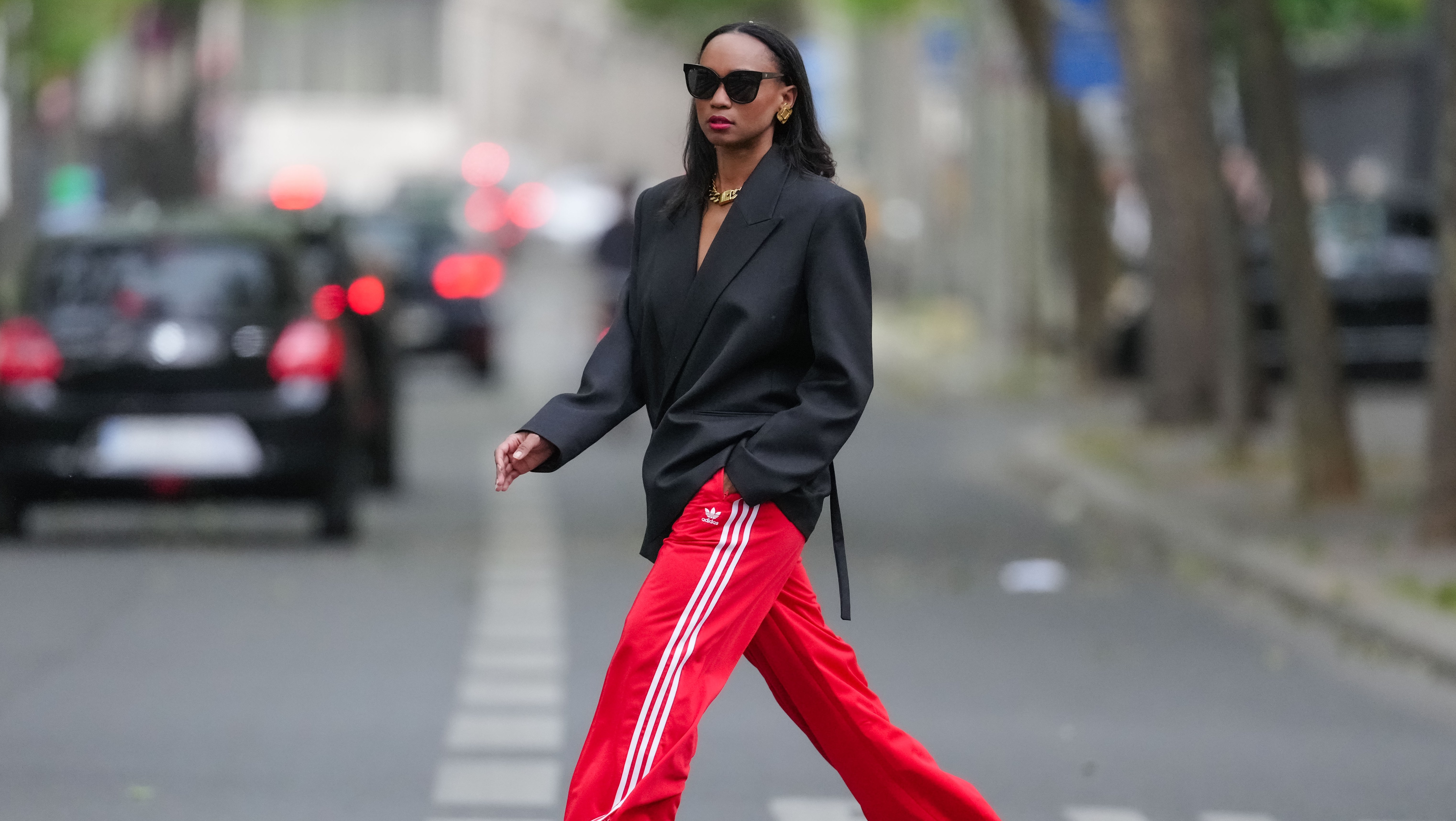 All the Celebrity 'Cool Girls' Are Wearing This Comfy (but Elevated) Pants Trend