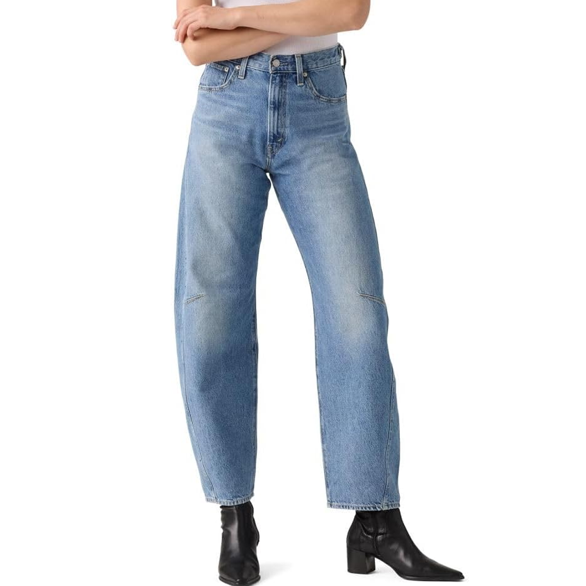 Gwyneth Paltrow’s Mid-Wash Jeans Are a Chic Spring Travel Staple