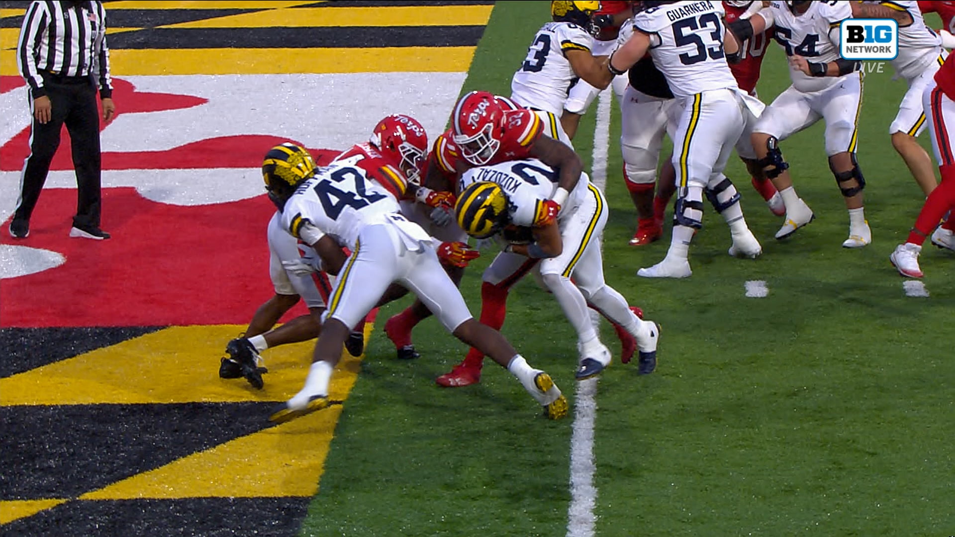 Michigan's Bryson Kuzdzal rushes for 2-yard TD, taking lead over Maryland