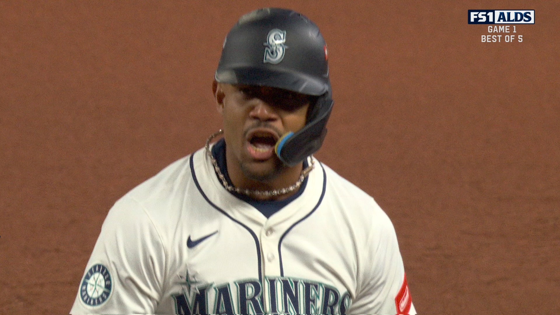 Mariners' Julio Rodríguez drives in a run to tie game vs. Tigers