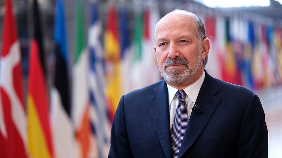 Trump Commerce Secretary Howard Lutnick to testify in House Epstein probe, Comer says