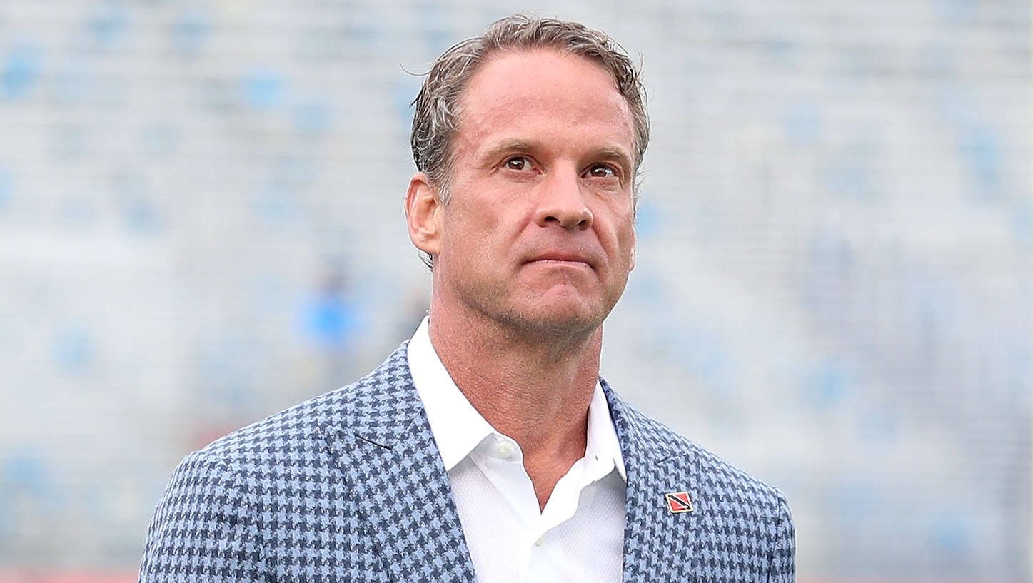 Ole Miss Left Lane Kiffin’s Clothes by Street After Sudden Exit: Report