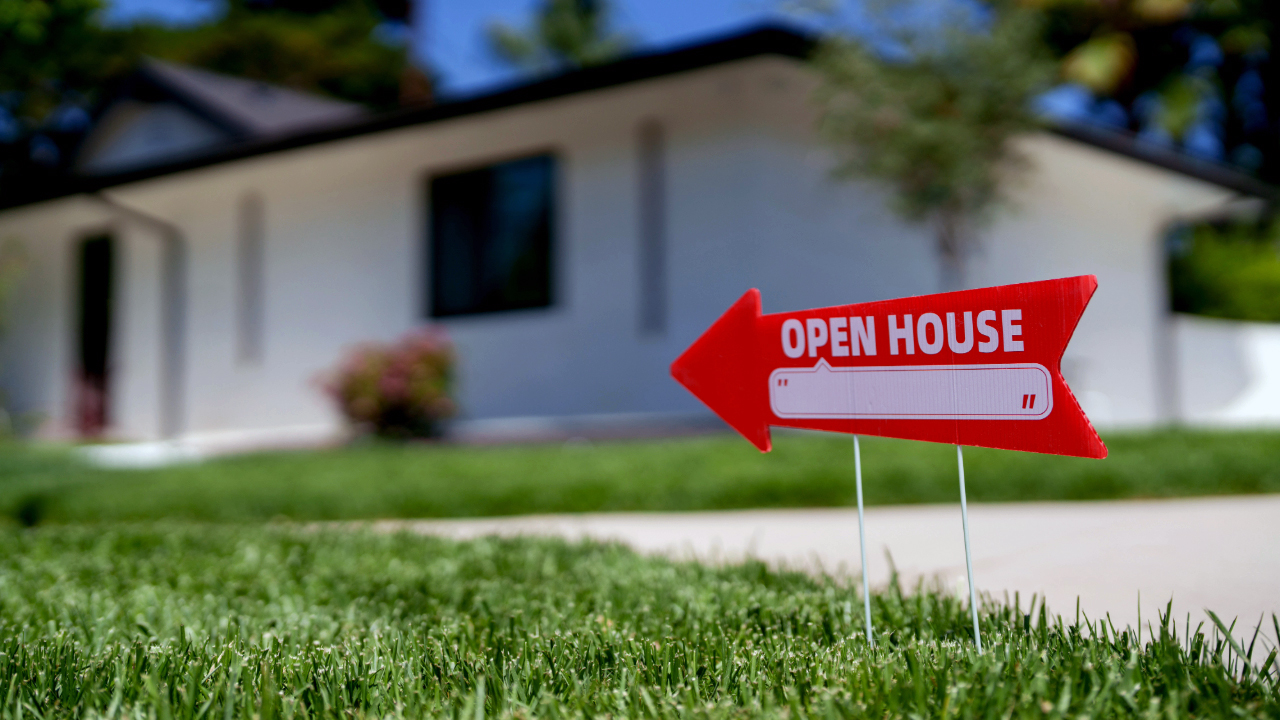 Mortgage rates fall for first time in 3 weeks