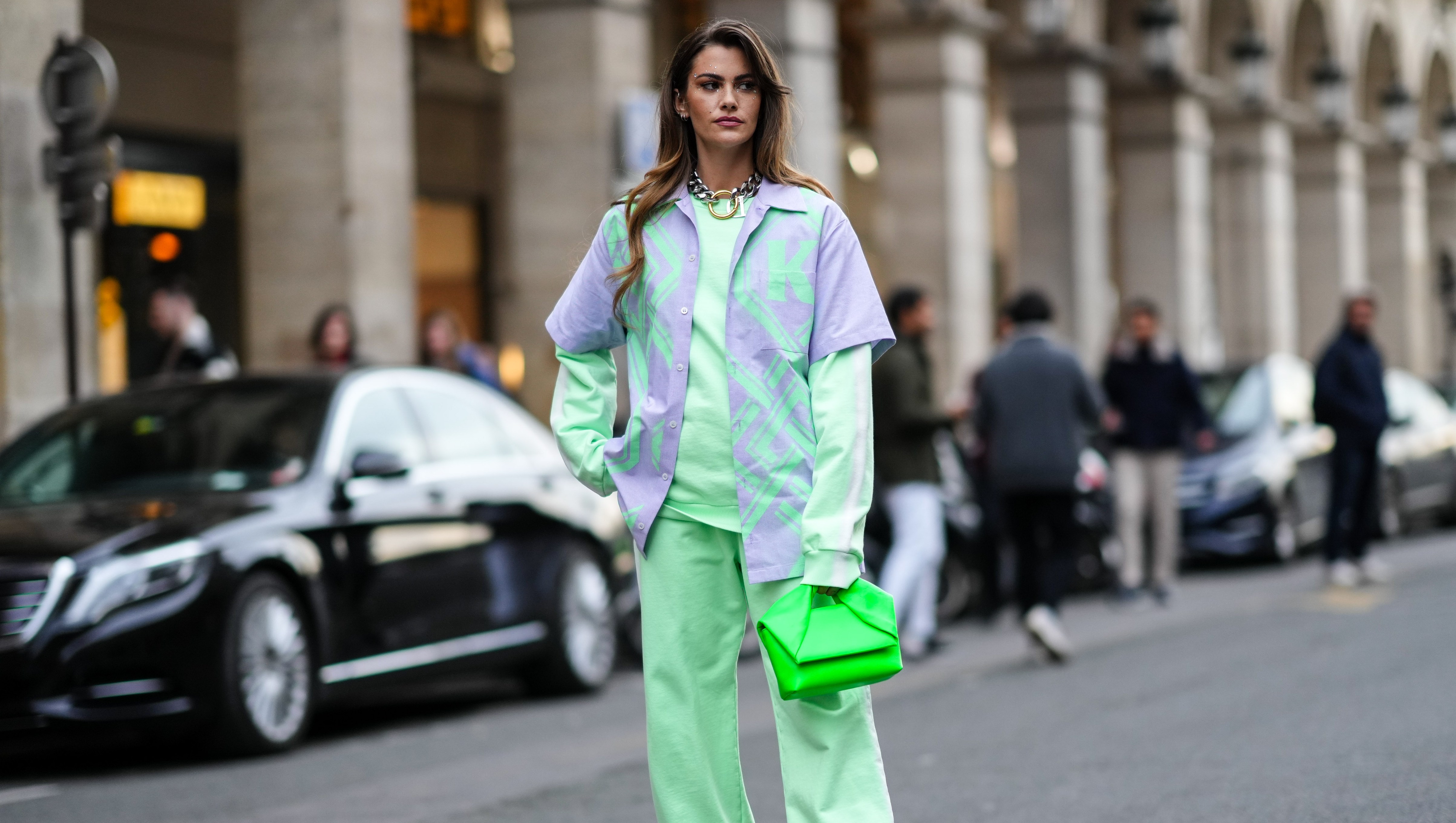 These 19 Comfy, Colorful Outfit Sets Channel Rich Mom Spring Energy