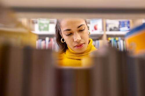 11 New Year’s Reading Resolutions That Aren’t Just “Read More”