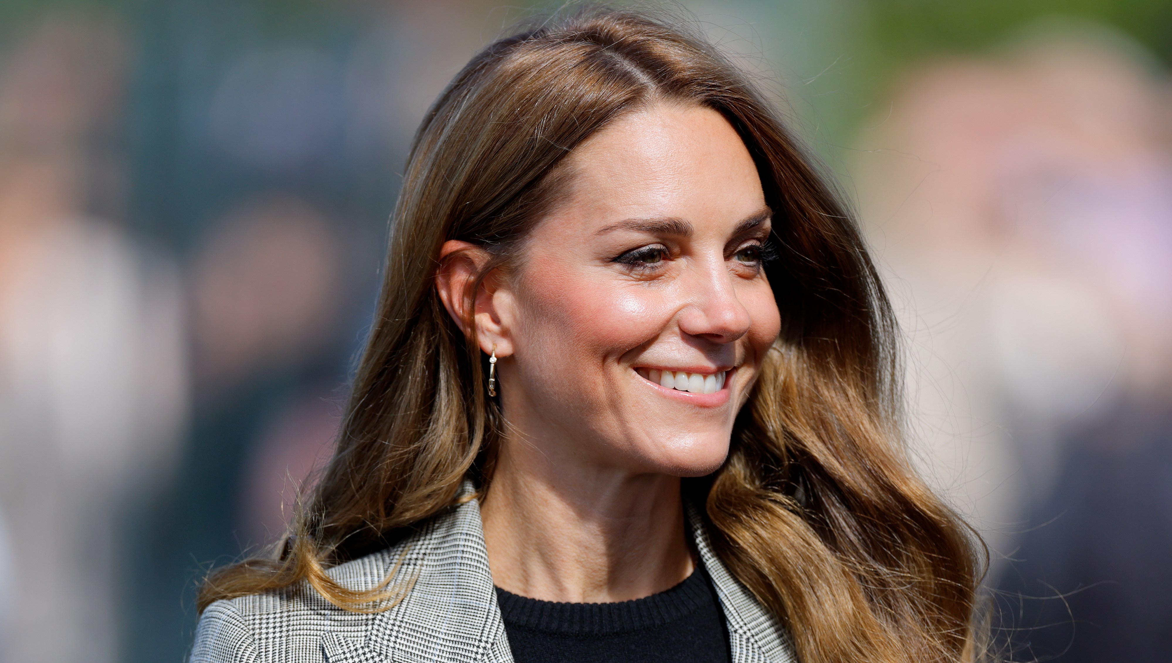 Kate Middleton Has Carried This French Tote for 20+ Years — Copy It for $10