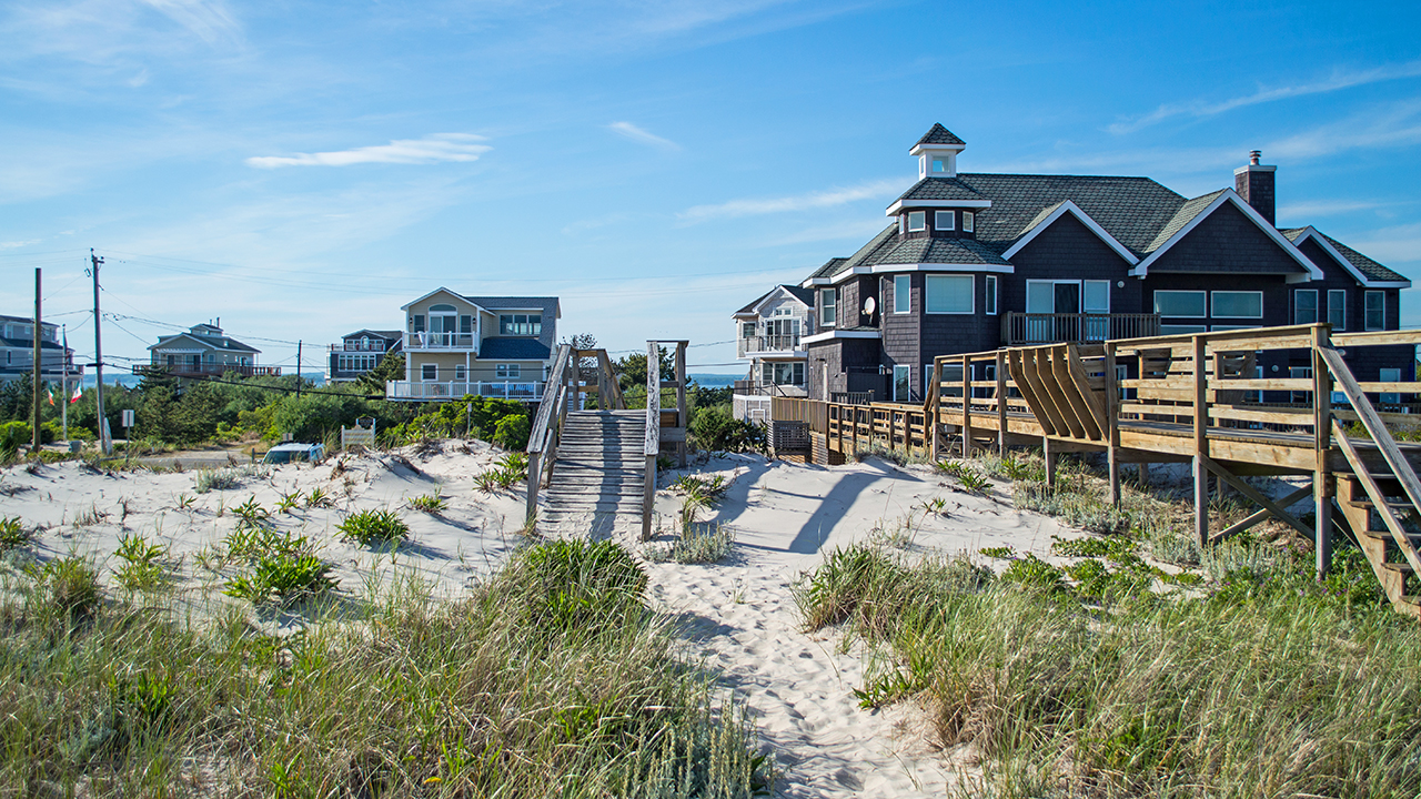 Wall Street cash fuels Hamptons housing boom to record median price amid tight inventory