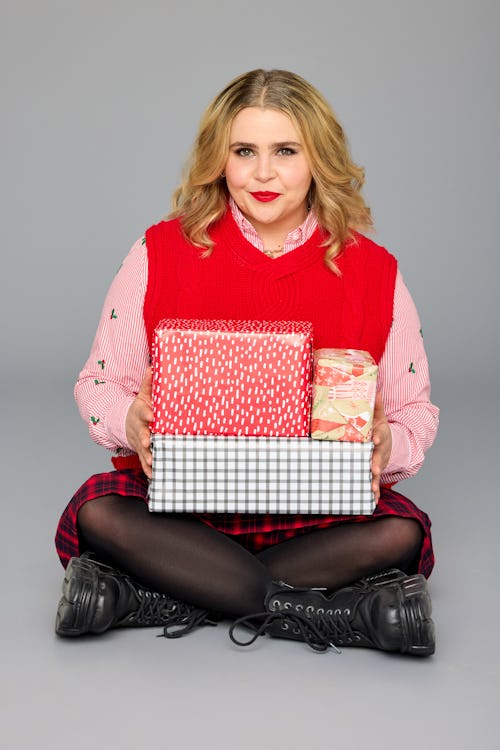 Mae Whitman On Her Hallmark Holiday Series, Chosen Family, &amp; New Motherhood