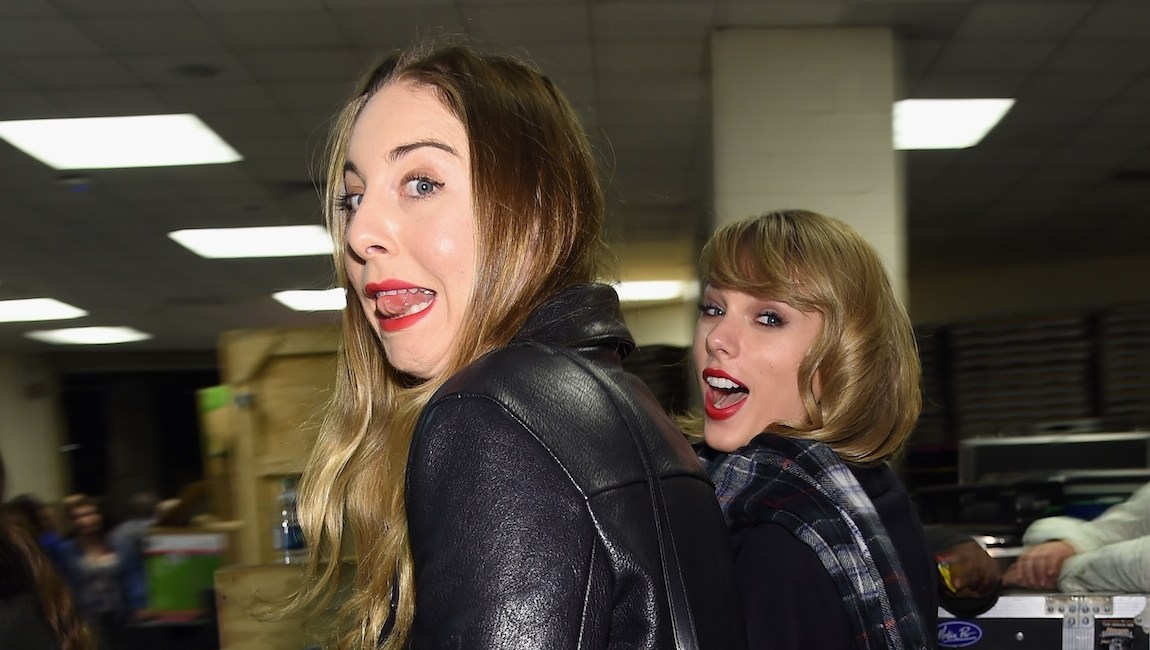 Taylor Swift Rocks Black Outfit During Girls’ Night With Este Haim