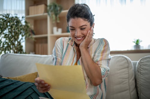 A Mom Received A Wild Letter From Her Kid's School; And Parents Are *Loving* The Vibe