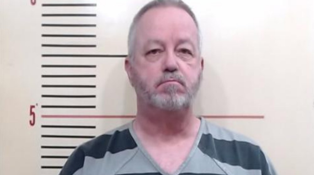 Man Arrested After Dropping Thumb Drive of Child Porn Outside Sheriff's Office