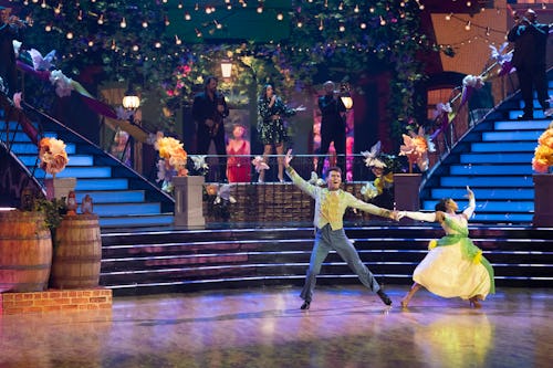 'Dancing With The Stars' Is So Back &amp; It's The Dopamine Boost We Needed