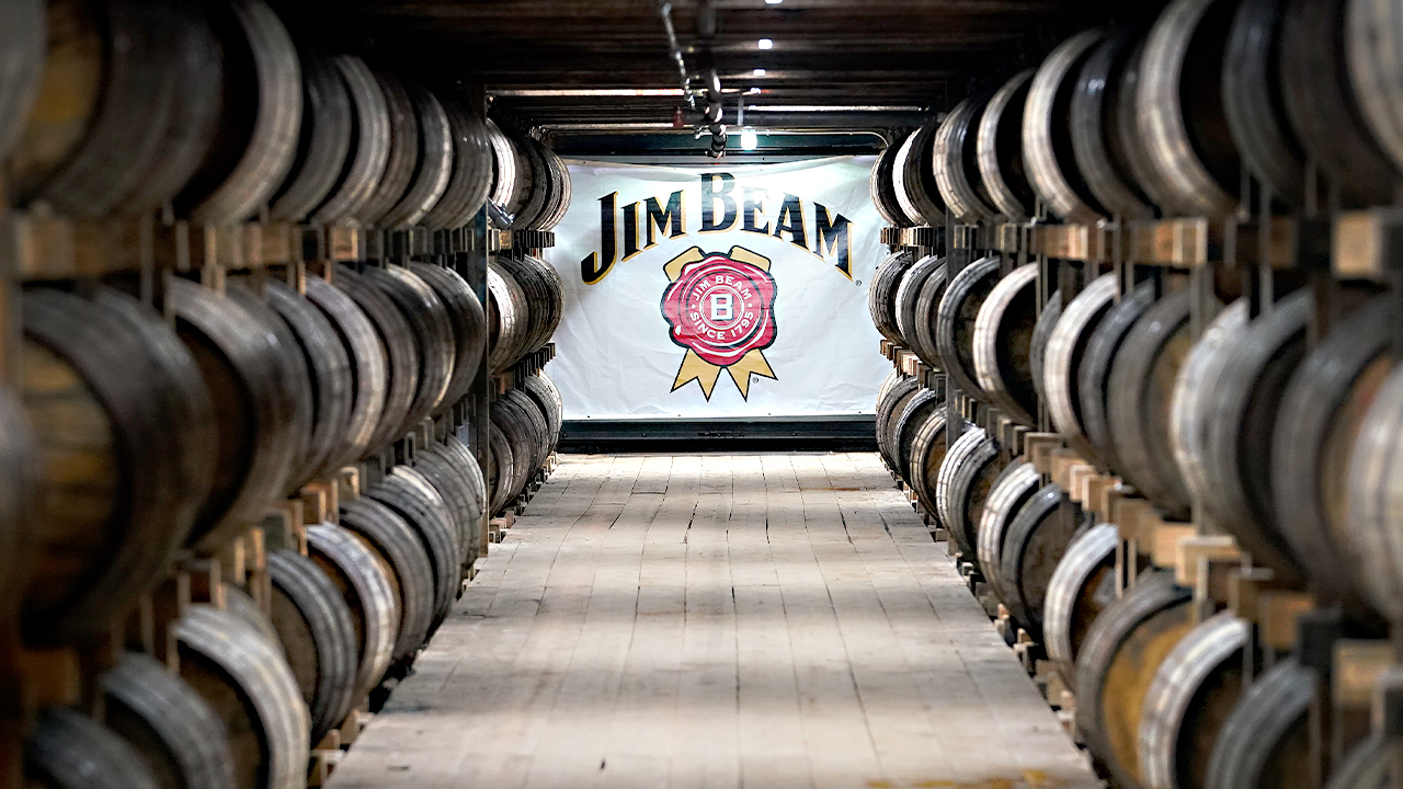 Jim Beam to close one of its distilleries for a year