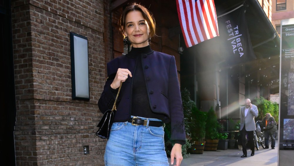 Grab Your Passport! Katie Holmes’ Duffle Bag Look Is $1,000 Less on Amazon