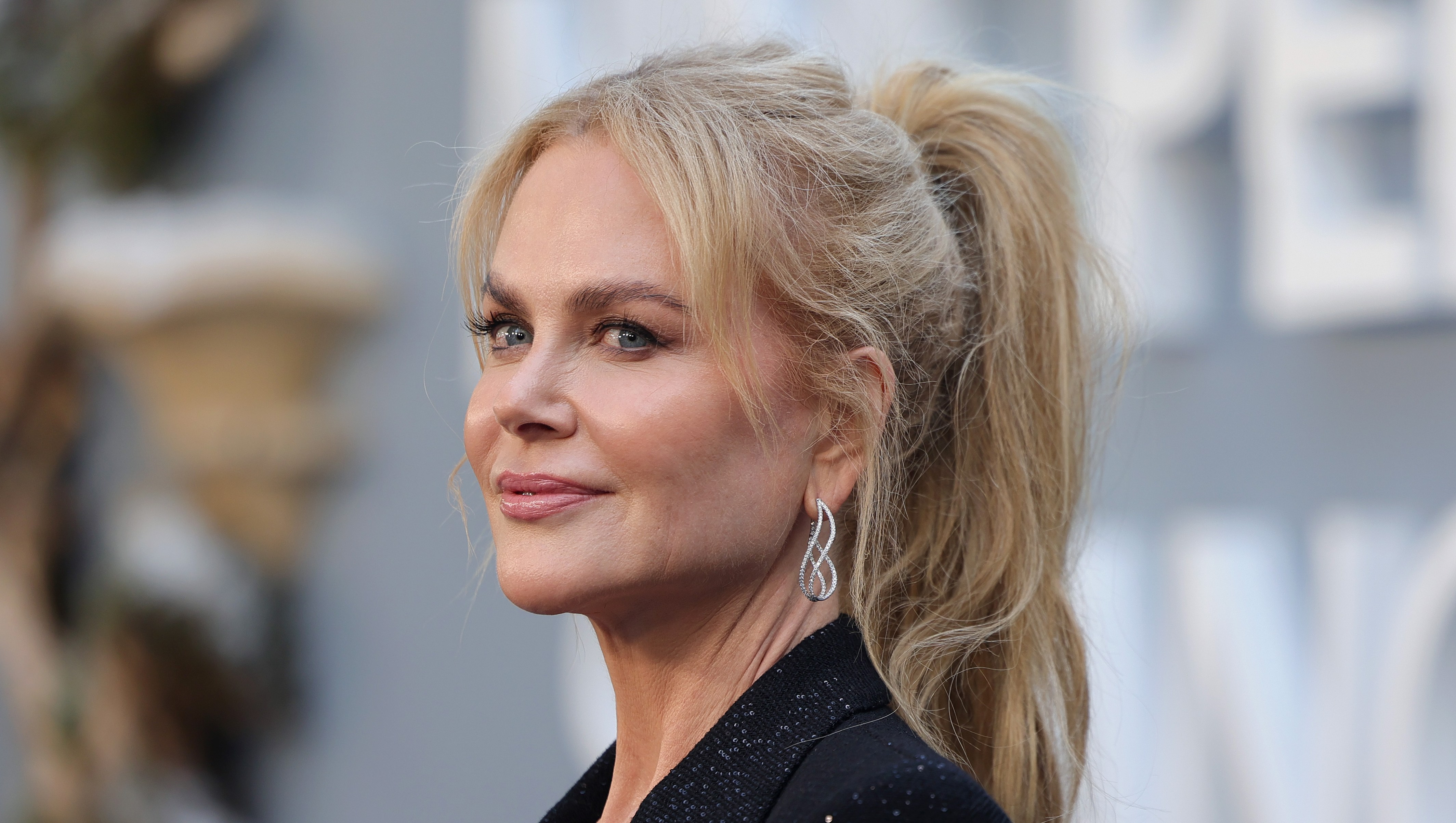 Nicole Kidman's Sleek, Laid-Back Sneakers Style Goes With Everything