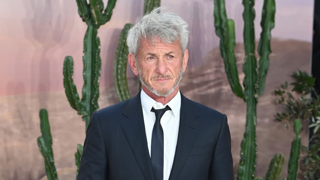 Sean Penn Smokes at Golden Globes After Nikki Glaser's 'Leather Handbag' Joke