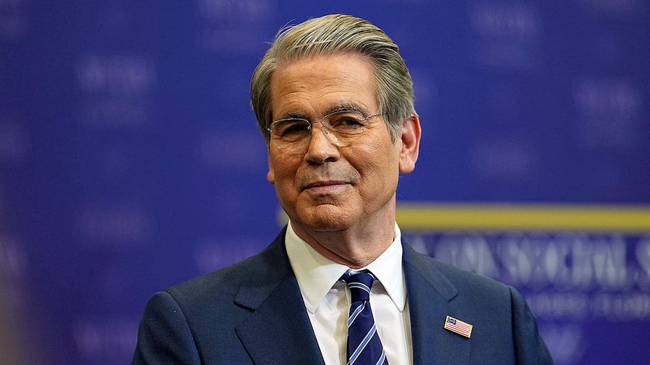 Texas overtakes California as 'America’s center of gravity,' claims Treasury Sec Bessent
